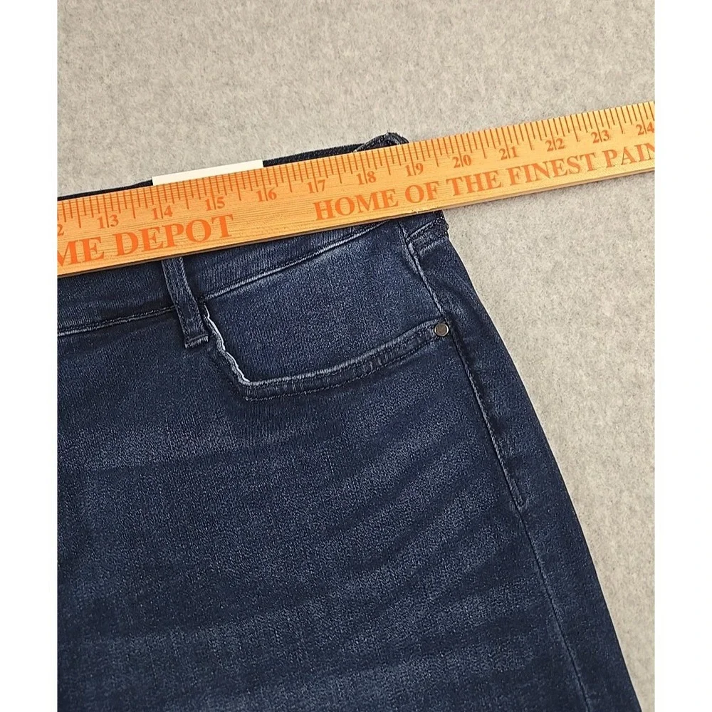 Nine West Womens Size 18 Denim Mid Rise Cut Off Jean Shorts Dark‎ Blue NWT - Picture 5 of 7